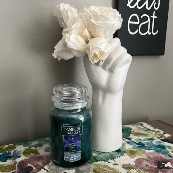 Yankee Candle - 22 oz Jar - Winter Night Stars - Picture 1 of 5